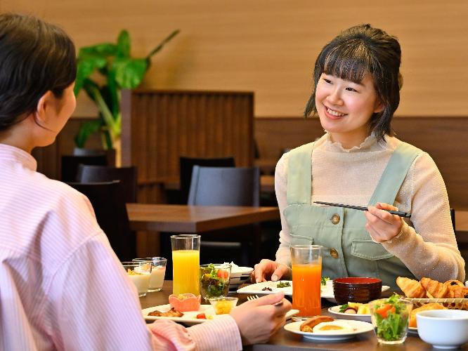 朝食バイキング　お食事風景