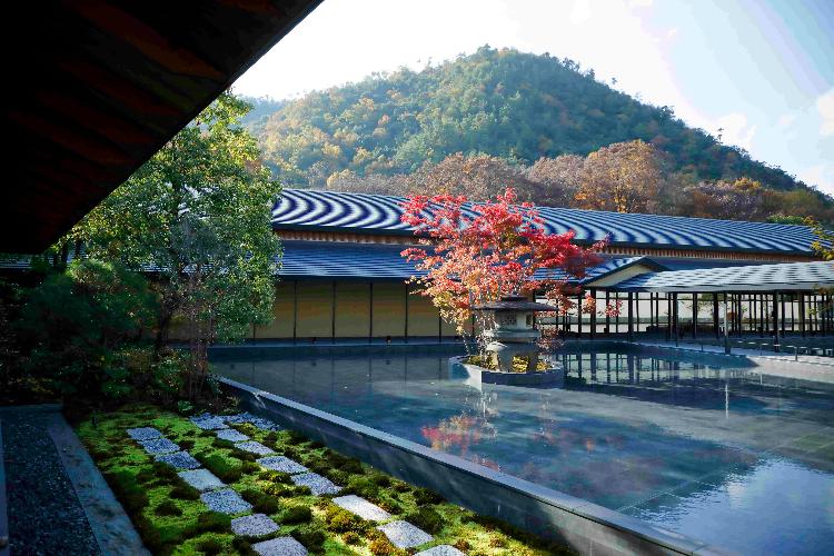 ◆Water Basin　｜錦に染まる秋のROKU KYOTO