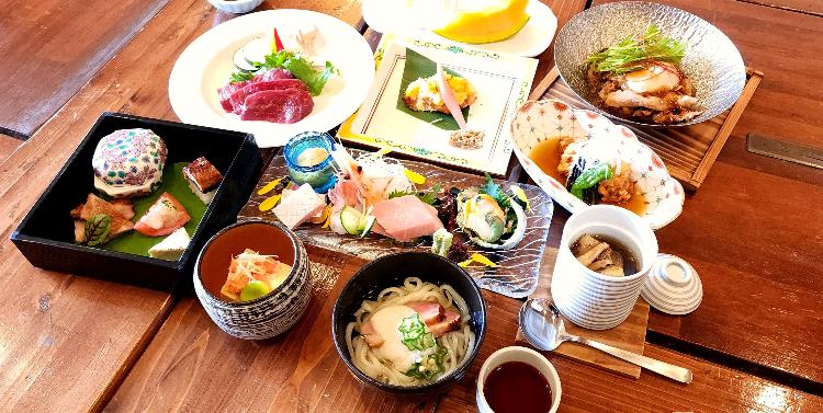 2024年夏の和食会席。夏に合わせた食事をお食事処で。