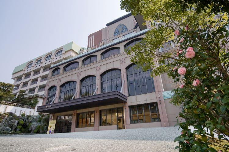 お車でお越しのお客様は、玄関前にそのままおこしください!