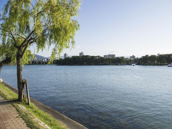 大濠公園（公共交通機関17分）