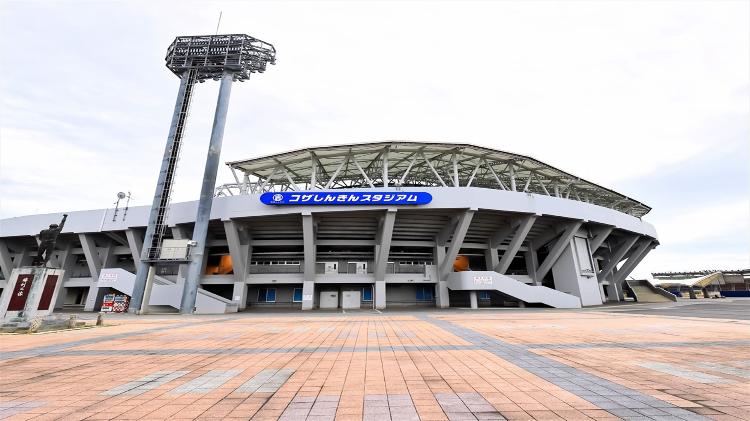 【コザしんきんスタジアム】当館から車で約2分、徒歩約12分