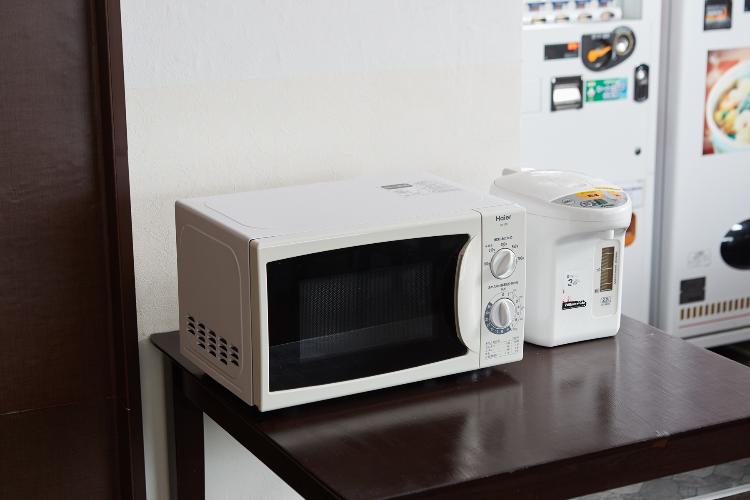 【館内施設】電子レンジもご自由にご利用ください。3～6階に設置