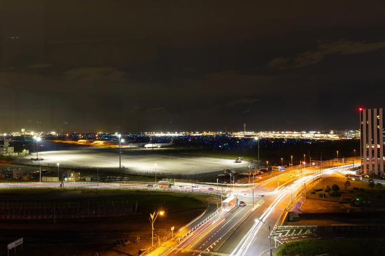 空港夜景