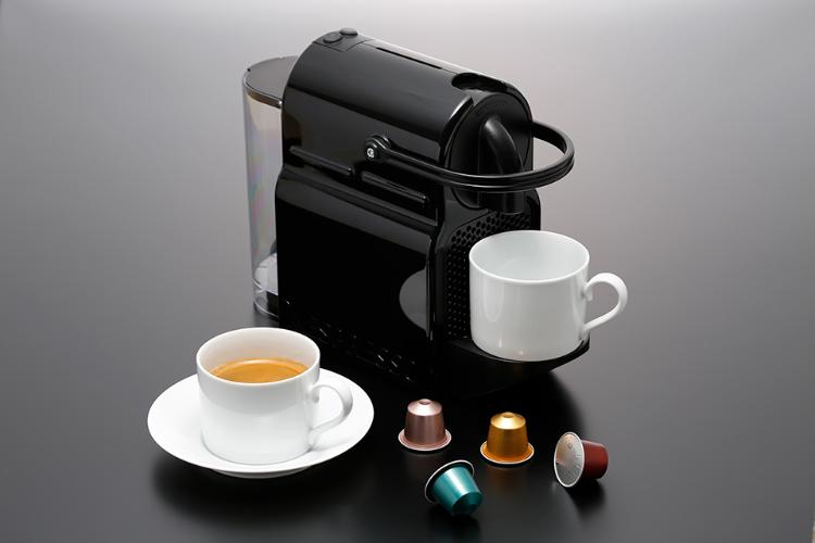 全客室に設置している本格的なコーヒーが味わえるネスプレッソ社製のコーヒーメーカー。