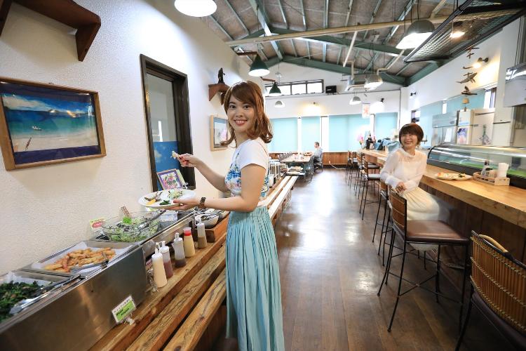 【朝食】当館自慢の日替り和洋食バイキング<BR>