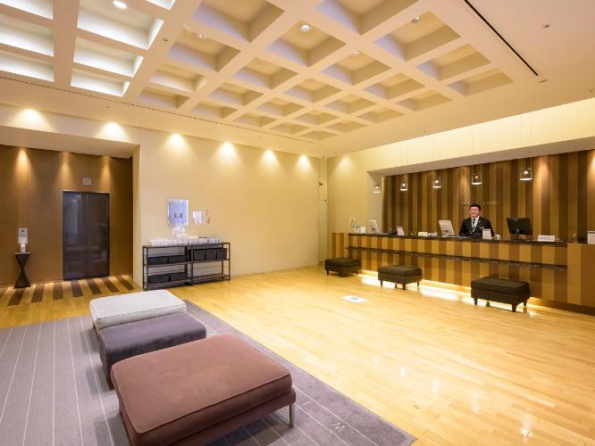 【フロント】御用の際はお気軽にフロントまでお申し付けください。