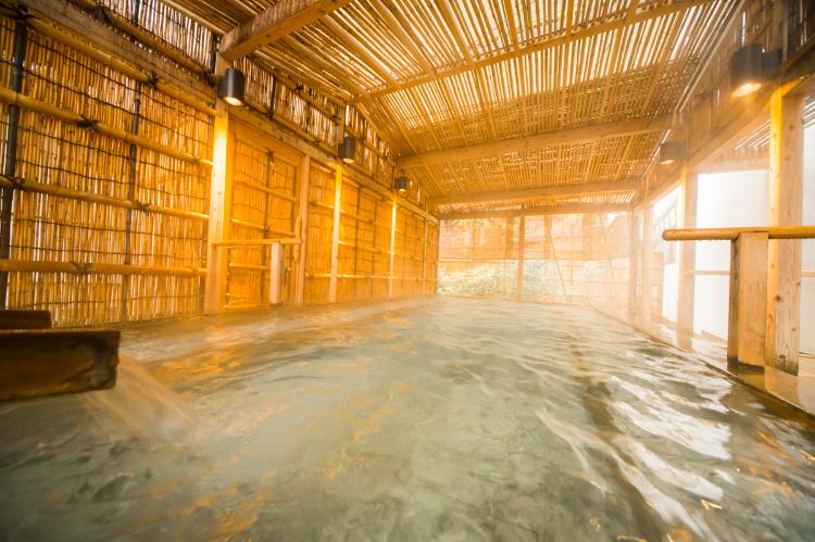 ■竹林露天風呂■わかたけ■“竹林”に囲まれた【野趣満点の露天風呂】が魅力