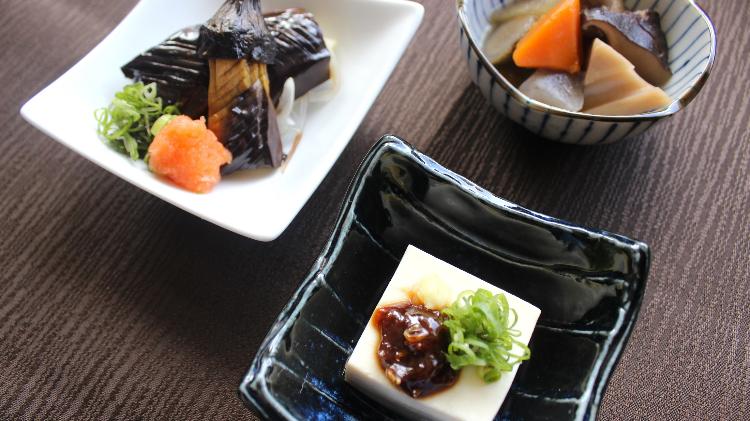 高知の食材を使った日替わりの小鉢をご用意しております。