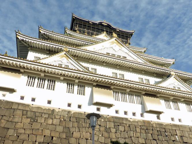 大阪城天守閣は徒歩で20分位