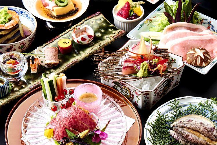 ■【お肉派に捧げる会席】和牛、能登豚と、ジューシーな活あわび踊り焼き！　お食事イメージ