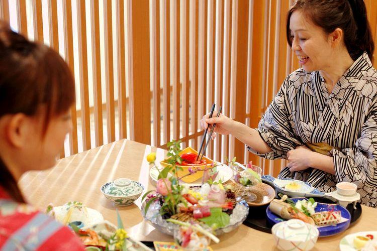 ■【ダイニング蒼翠　〜sousui〜】小粋な音楽と和風モダンな雰囲気。お食事会場の一例