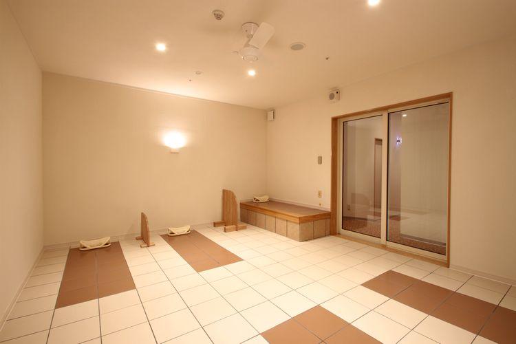 【抗酸化陶板浴（こうさんかそうばんよく】※有料となりますので、当日フロントまで問い合わせください。