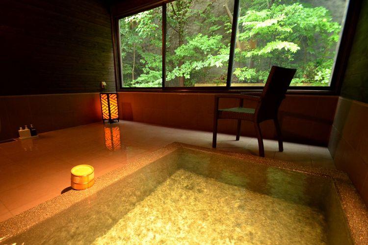 【貸切風呂・いろはの湯イメージ】（45分間2750円）四角の浴槽がモダンな雰囲気！
