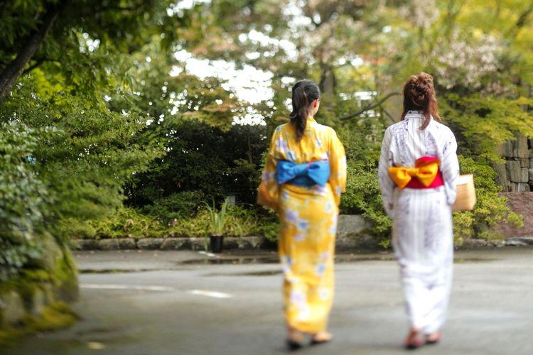 ■【正面玄関口】山代温泉の高台に位置する　緑に囲まれた静かな宿でございます。