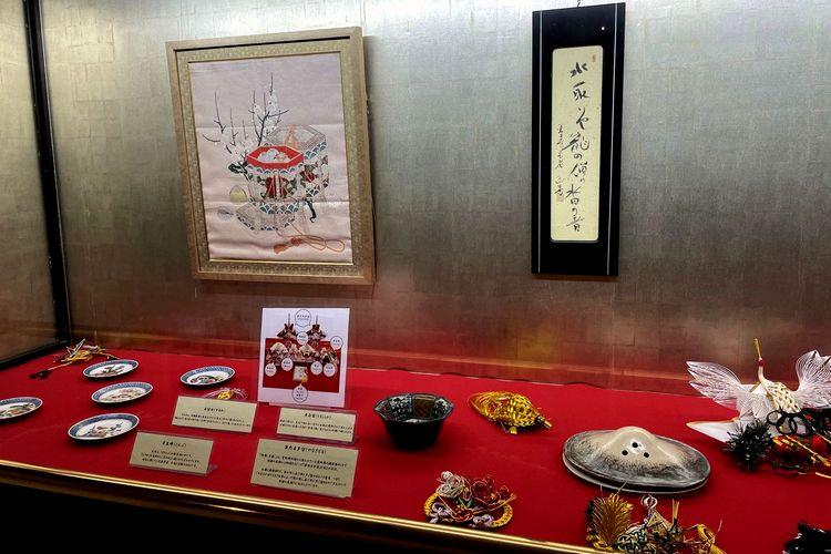 ■【展示コーナー】館内には陶芸や絵画の展示コーナーが数か所ございます。