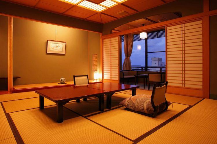 【天然温泉100％　半露天風呂付き客室　祥山2 . 3F】客室の一例