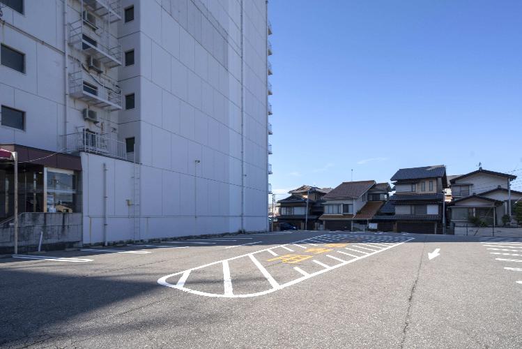 ホテル駐車場