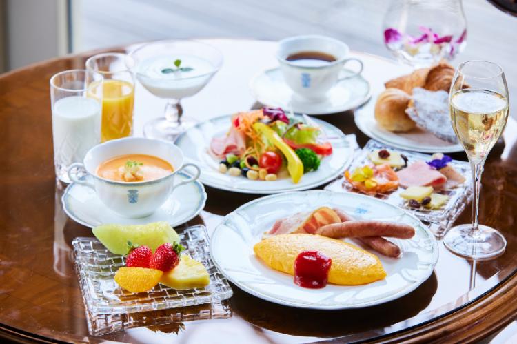 【ご朝食】内海を臨む開放的な「アンカーズラウンジ」にて優雅な朝食を。