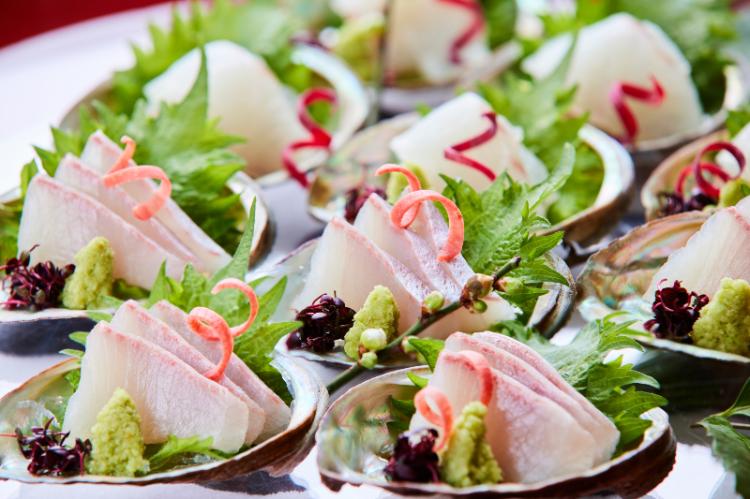 【ご朝食】地魚の新鮮なお造りを是非ご賞味ください。