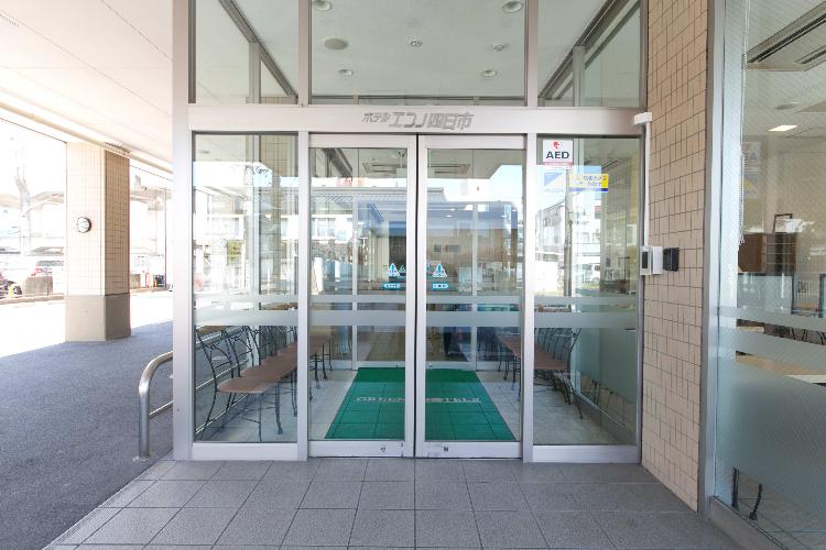 フロントは24時間対応・深夜はオートロック機能で安心