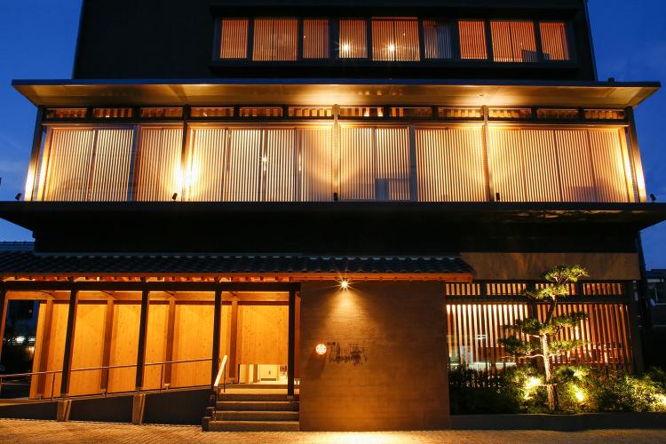 【2018年6月20日開業】湊小宿 海の薫とAWAJISHIMA