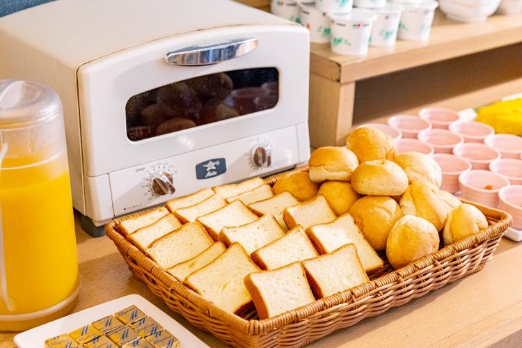 パンも日替わりでご用意しております