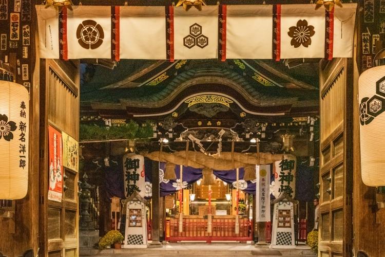 櫛田神社（公共交通機関10分、または徒歩20分）