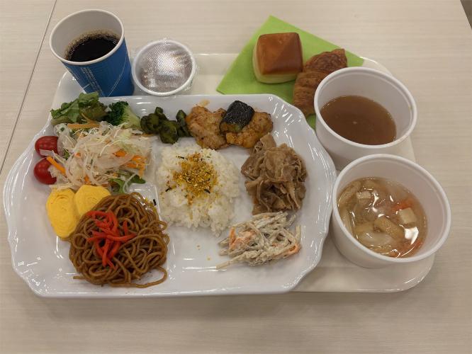 朝食