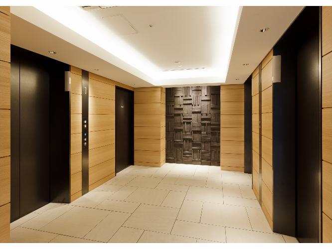 1Fエレベーターホール(Elevator hall)