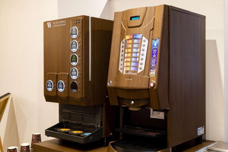【朝食】朝食会場には、コーヒーや数種のドリンクもご用意しています。