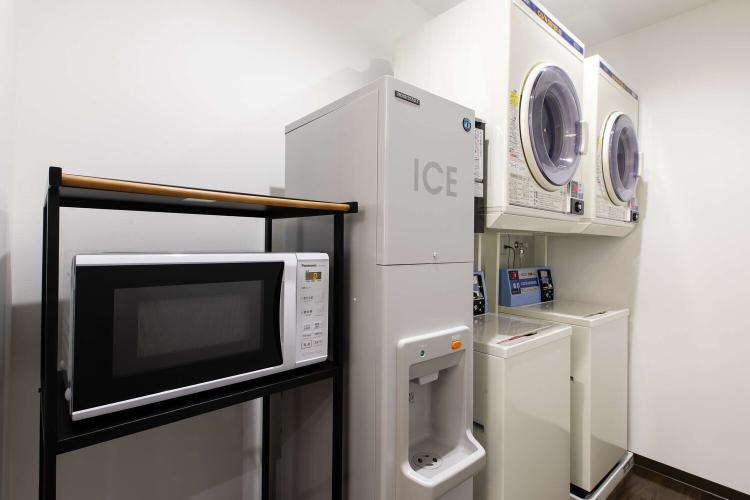 館内にはコインランドリー、製氷機、電子レンジも設置しています。