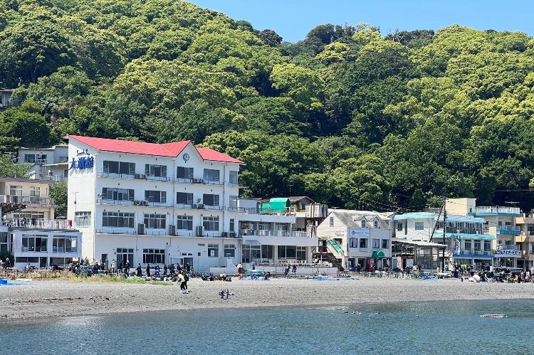 海からの外観