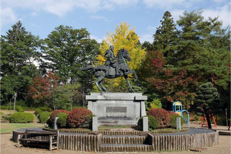 城山公園_ホテルより徒歩＋バスで約30分