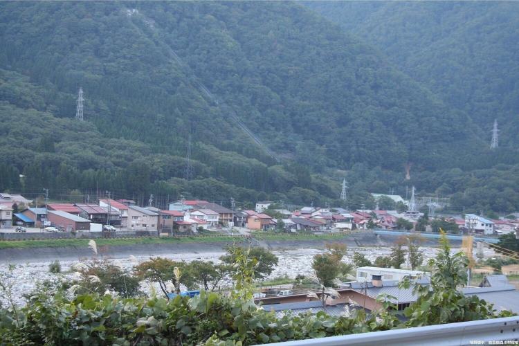 平瀬温泉_ホテルより約1時間30分