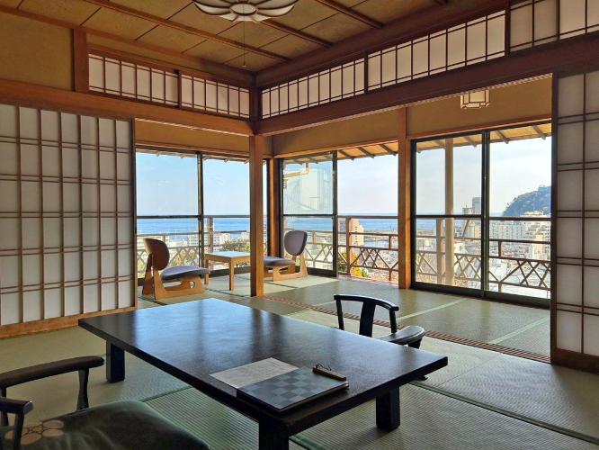 和室「千景」／温泉内風呂＋専用ダイニング+和室2間+テラス