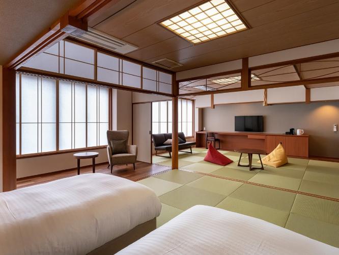 和洋室：ツイン＋10畳　「ちはや」のお部屋