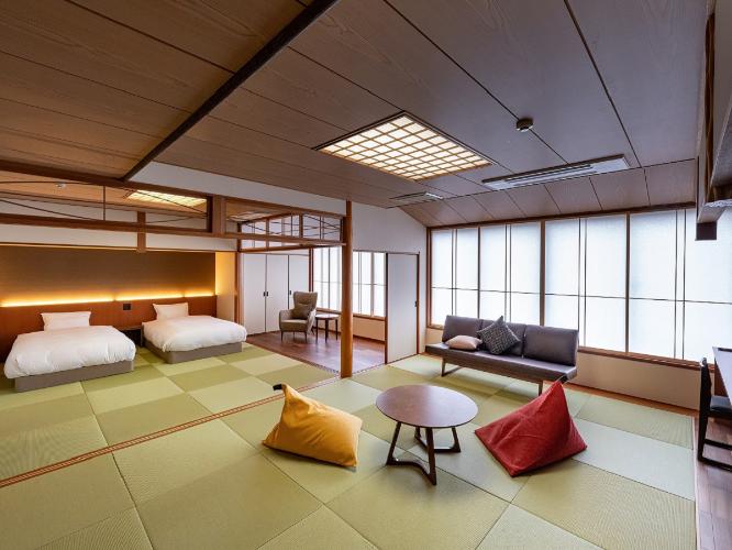 和洋室：ツイン＋10畳　「ちはや」のお部屋
