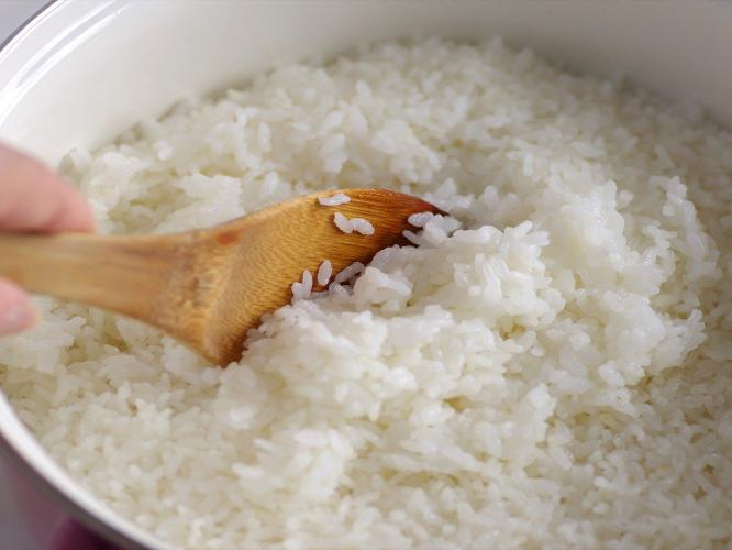 お米にもこだわりを。厳選した「三重県産コシヒカリ」を使用しております。