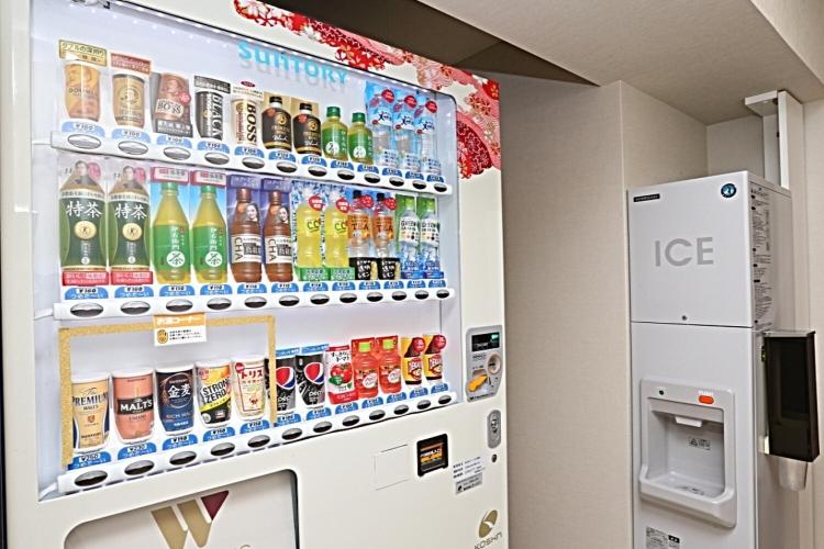 自動販売機（アルコール＆ソフトドリンク）