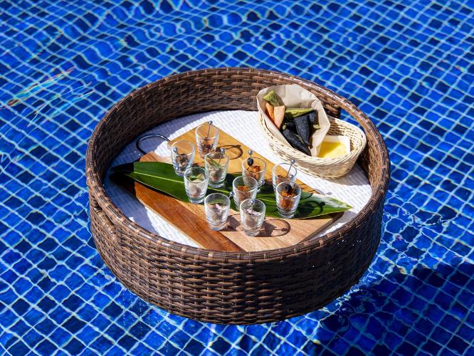 【POOLSUITE】特別MENU