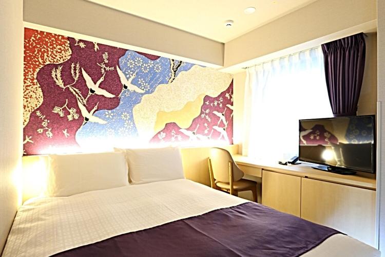 ダブル(15平米) 140センチの幅広ベッドで快適な睡眠を♪