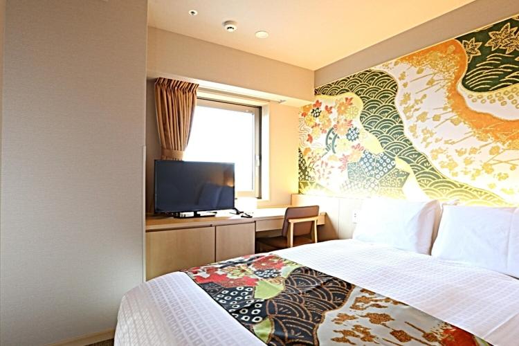 ダブル(15平米) 140センチの幅広ベッドで快適な睡眠を♪