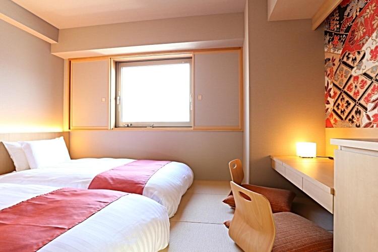 和洋室ツイン(20平米) 畳のお部屋で日本人ならではの落ち着きを…。低床ベッドで小さなお子様も安心♪