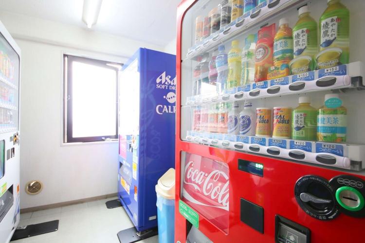 自販機コーナー2階・4階・7階にございます。