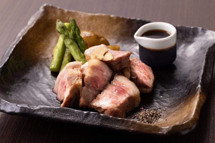 【夕食】福島ブランド豚「白河高原清流豚」のステーキ