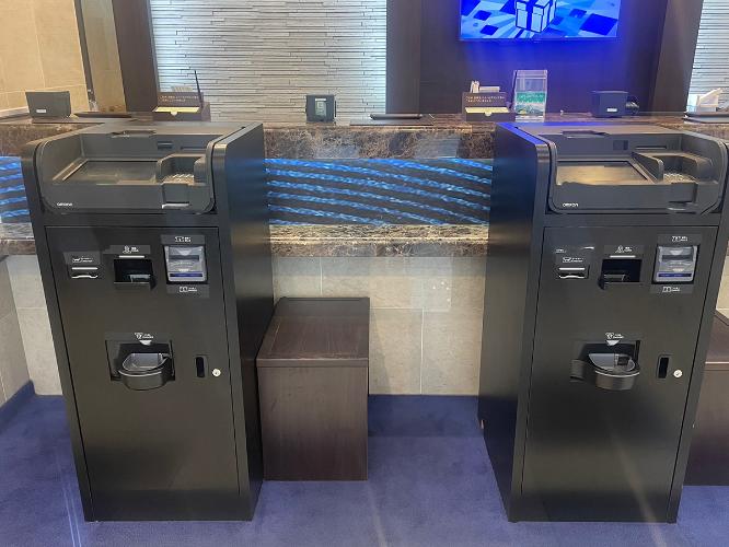 自動チェックイン機