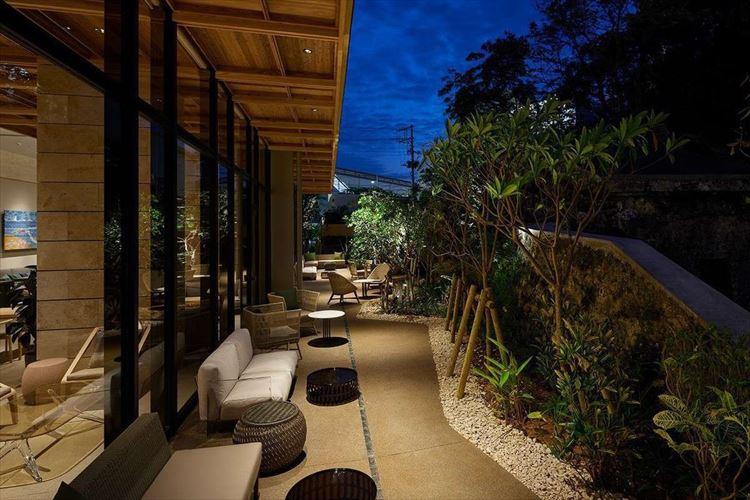 CAFE STRATA