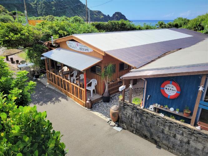 いも〜れ奄美民泊村・みしょれ〜奄美Cafeのフロント周辺