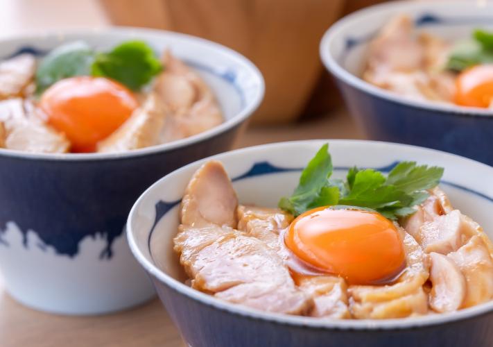 ローストチキン丼
